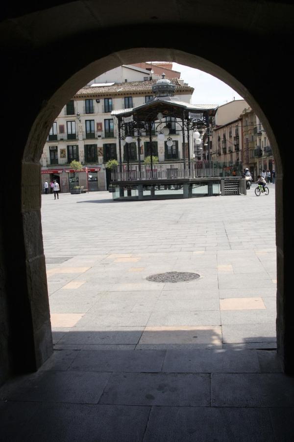Apartamentos Turisticos Plaza San Juan 2 Tudela Zewnętrze zdjęcie